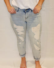 Load image into Gallery viewer, Judy Blue Mid Rise Distressed Boyfriend Jeans
