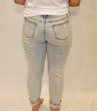Load image into Gallery viewer, Judy Blue Mid Rise Distressed Boyfriend Jeans
